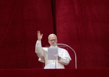Papa pede paz na Ucrânia e em Gaza ao celebrar 1ª oração de domingo: 'Guerra nunca mais'