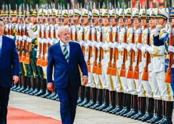 Lula e Xi assinam carta conjunta em apoio a reunião entre Putin e Zelensky