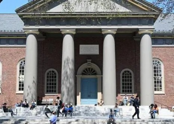 Trump x Harvard: governo diz que irá retirar mais US$ 450 milhões em subsídios para universidade