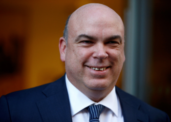 Iate que afundou e matou bilionário e mais 6 na Itália foi atingido por ventos acima de 117 km/h, diz relatório