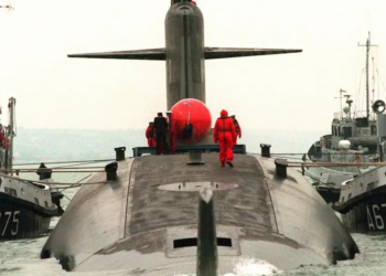 Europa discute usar força nuclear francesa para se proteger