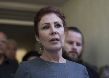 Carla Zambelli critica condenação pelo STF e diz que não sobreviveria na cadeia