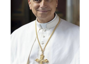 Foto oficial do papa Leão XIV é divulgada pelo Vaticano