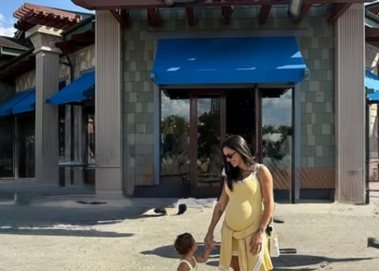 Bruna Biancardi combina look com Mavie em parque de Orlando: ‘Dia de disney’