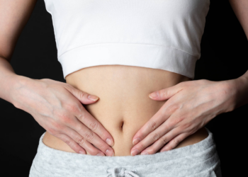 Entenda o papel da alimentação no tratamento da endometriose