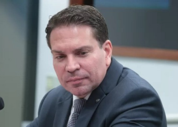 Moraes suspende parcialmente ação contra Ramagem no STF