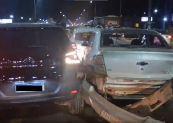 Oito veículos se envolvem em engavetamento na BR-163