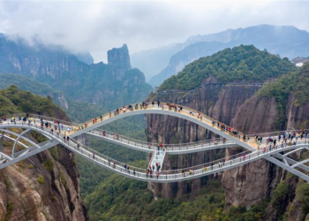 É FAKE vídeo que mostra desabamento de ponte famosa da China