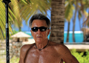 Eles pretendem surfar até os 100