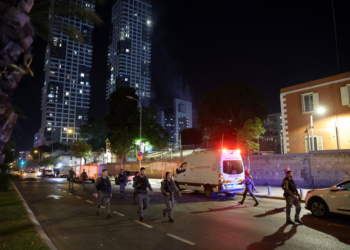 É #FAKE imagem de chuva de mísseis em Tel Aviv; trata-se de inteligência artificial