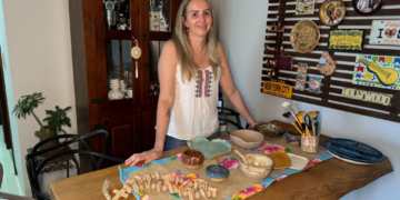 Empresária e artesã de Sinop profissionalizou hobby com apoio da Desenvolve MT