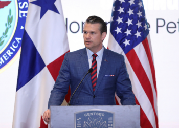 EUA jogaram 14 bombas antibunker de 13 toneladas cada, e Pentágono diz que ação 'obliterou' programa nuclear iraniano; veja detalhes da operação