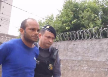 Criminoso que matou vizinha com barra de ferro enviou vídeo da vítima nua e morta para a ex-mulher