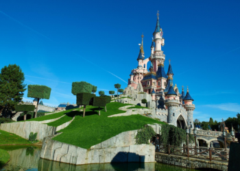 Disney Paris vira palco de polêmica com prisão de homem que organizou casamento fake com menina de 9 anos