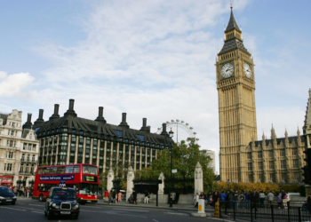 Pedidos de asilo de brasileiros no Reino Unido disparam após endurecimento de regras migratórias