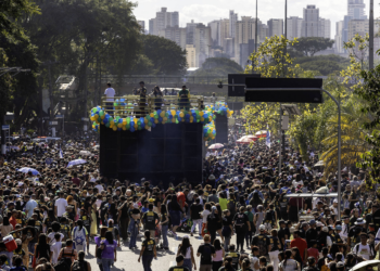 Religião deve ser ensinada desde cedo? Pesquisa sugere que sim