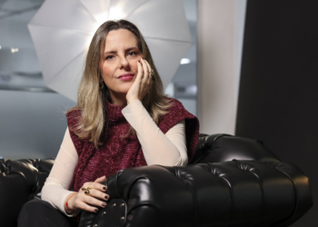 Escritora e roteirista Tati Bernardi terá curso exclusivo na CasaFolha a partir de 24/7