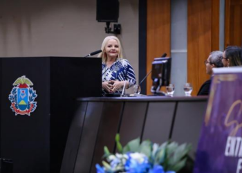 Presidente do TRE recebe homenagem da Assembleia