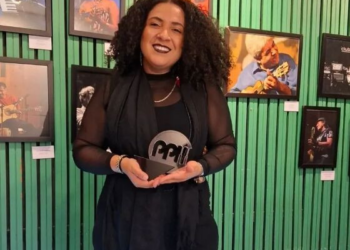Cantora de Cuiabá leva prêmio de Melhor Artista de Hip Hop Feminino do Brasil