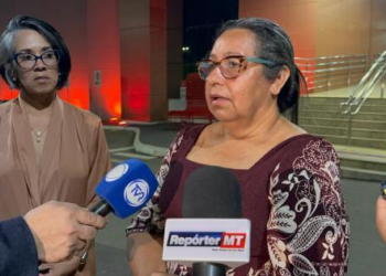 Mãe de mulher morta por PM em Cuiabá consegue guarda dos netos na Justiça