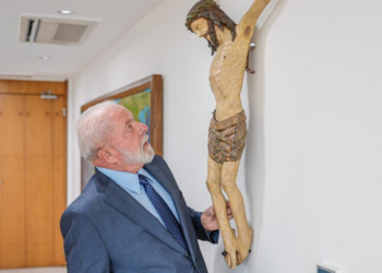 Dez vezes em que Lula se comparou a Deus ou se disse enviado por Ele 