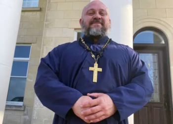 Os americanos atraídos para igreja ortodoxa russa que promete desenvolver 'masculinidade'