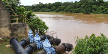 Queda de poste interrompe fornecimento de energia na estação de captação