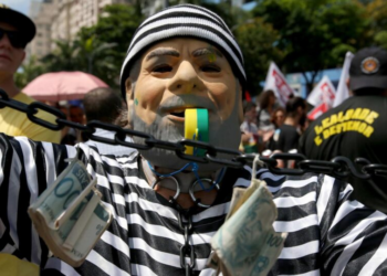 Se gritar “Lula ladrão”/ periga ir pra prisão