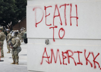 “Atos de um ditador”: governador da Califórnia pede que Trump retire tropas de Los Angeles