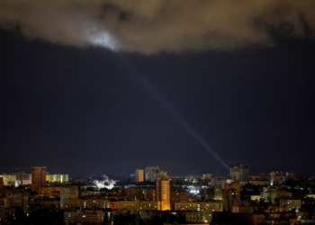 Rússia lança 315 drones contra a Ucrânia; Zelensky classifica o ataque como um dos maiores contra Kiev