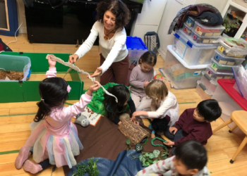 Em trajetória de 20 anos como educadora de arte na Califórnia, prudentina recebe homenagem ao desenvolver projetos infantis