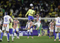 Brasil vence Paraguai e garante vaga na Copa do Mundo; Ancelotti celebra primeira vitória 