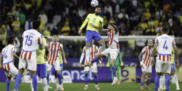 Brasil vence Paraguai e garante vaga na Copa do Mundo; Ancelotti celebra primeira vitória 