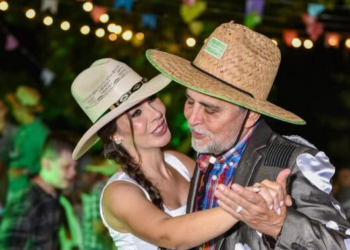 Ex-deputado se casa em arraiá; vídeo