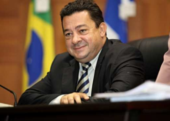 Ex-deputado é condenado a devolver R$12 milhões por "mensalinho"