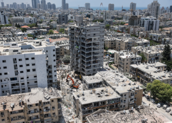 Líderes europeus tentam reduzir tensões, enquanto ataques entre Israel e Irã continuam