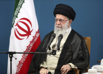 Quem é o aiatolá Ali Khamenei, líder supremo do Irã