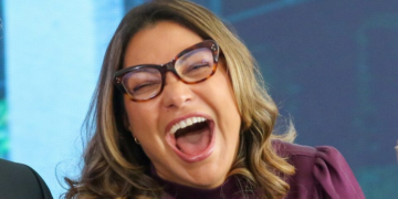 Entenda se for capaz: tentamos decifrar a monografia que Janja dedicou ao namorado