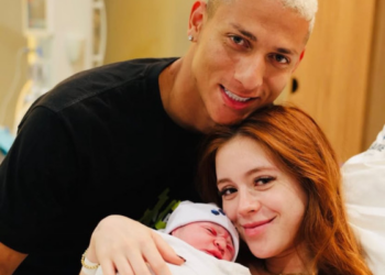 Nasce o primeiro filho de Richarlison, da Seleção, e Amanda Araújo