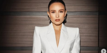 Larissa Manoela arrasa com look branco em festa de ‘Êta Mundo Melhor: ‘Belíssima’