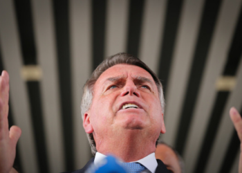 Moraes marca interrogatórios de Bolsonaro e réus em ação no STF