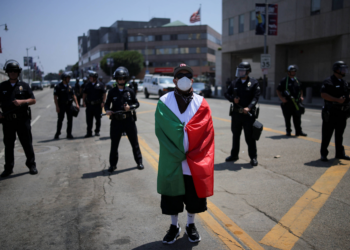 Nenhuma pessoa é ilegal, inclusive migrantes