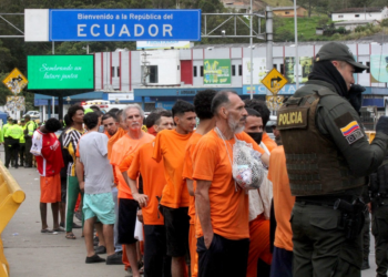 Equador deporta mais de 800 presos colombianos em meio a aumento de tensão entre os dois países