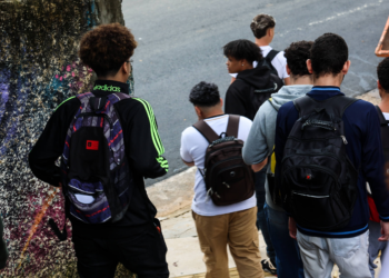 Busca ativa levou mais de 300 mil crianças e jovens de volta a escola de 2017 a 2025