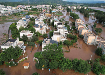Fortes chuvas e enchentes deixam ao menos 30 mortos em Pequim