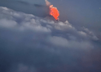 Vulcão entra em erupção na Rússia horas após terremoto, na mesma região do epicentro do tremor