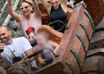 No exílio, Eduardo Bolsonaro tem o direito de ir à Disney?