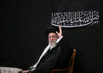 Líder supremo do Irã, Ali Khamenei, faz primeira aparição pública em semanas