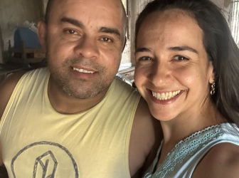 Menor conversou com namorada virtual de MT sobre jogar corpos dos pais e irmão para porcos