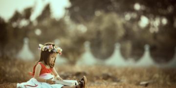 A melhor maneira de evitar que as crianças “desaprendam” durante as férias? Leitura